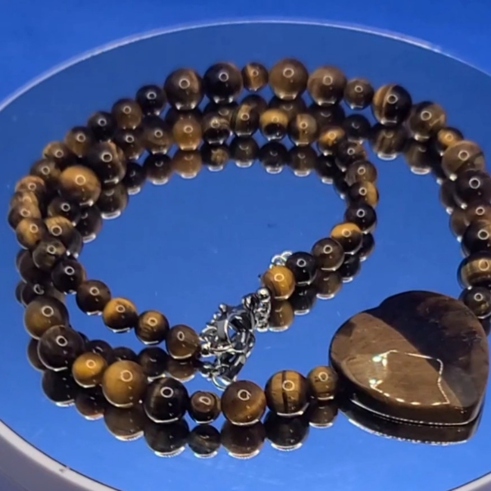 NWT Tiger's Eye Beaded Heart Necklace - Picture 3 of 8